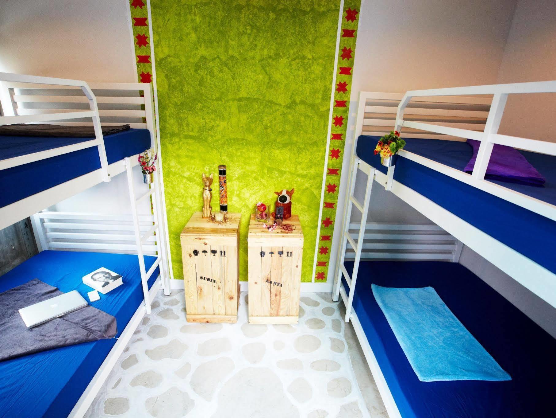 Wh Hostel Бангкок Екстер'єр фото
