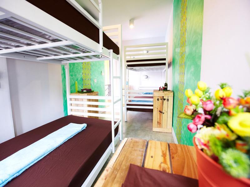 Wh Hostel Бангкок Екстер'єр фото